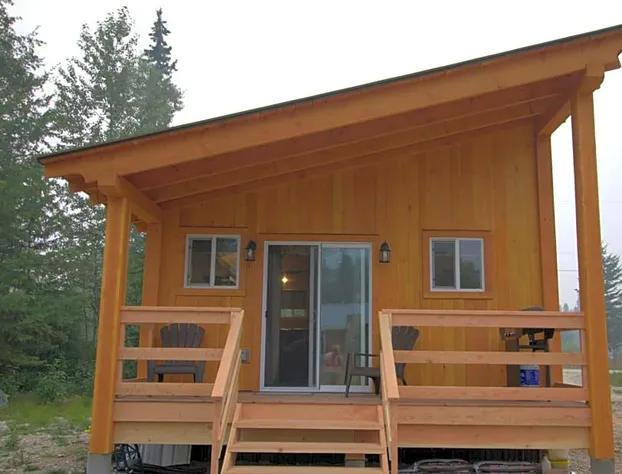 Kicking Horse Kabins hotel detail image 1