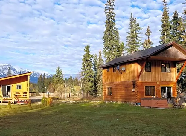 Kicking Horse Kabins hotel detail image 3