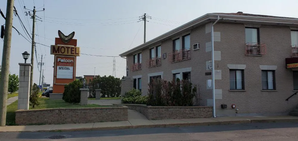 Falcon Motel Brossard hotel hero