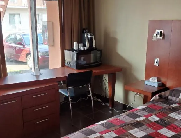 Falcon Motel Brossard hotel detail image 4