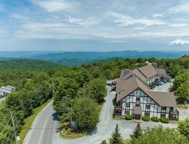 4 Seasons at Beech Mountain hotel detail image 4