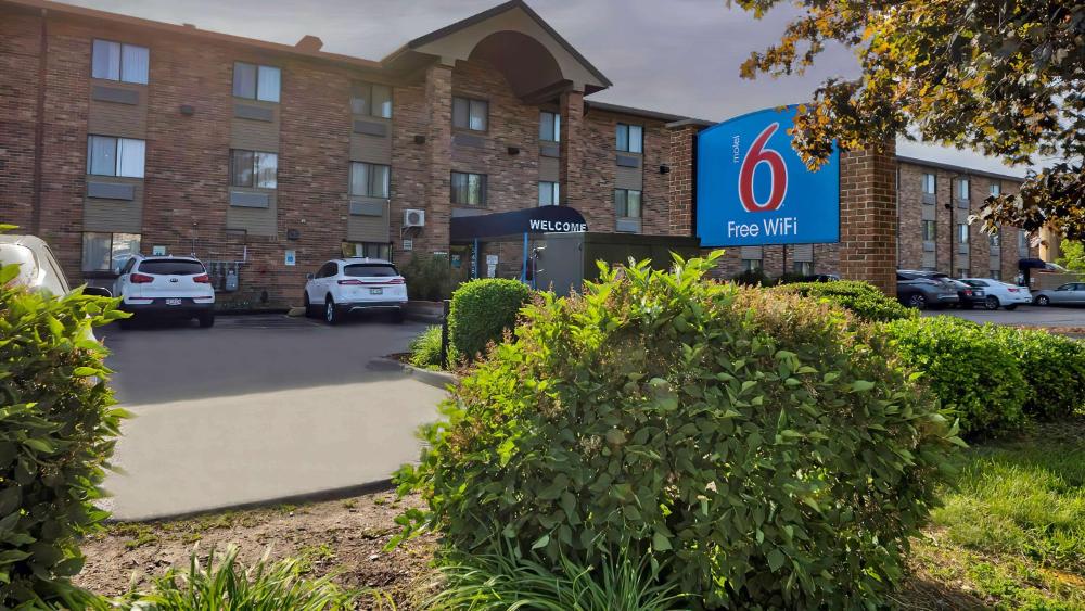 Motel 6 Milwaukee, WI - Glendale hotel hero