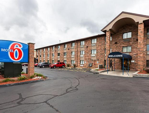 Motel 6 Milwaukee, WI - Glendale hotel detail image 3