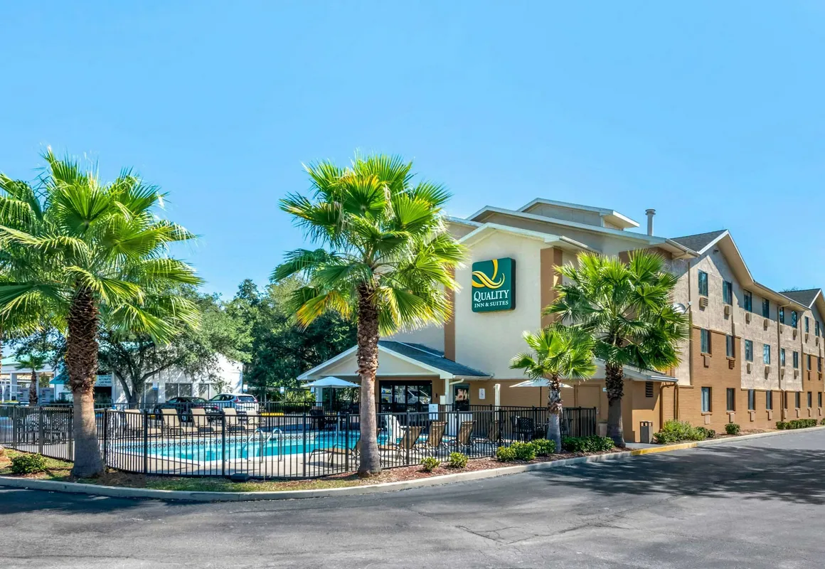 Quality Inn & Suites Leesburg Chain of Lakes hotel hero