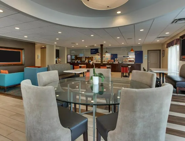 Holiday Inn Express Cheektowaga North East by IHG hotel detail image 4