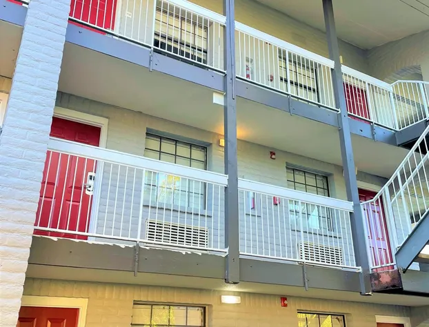 Casa Bella Inn & Suites hotel detail image 1