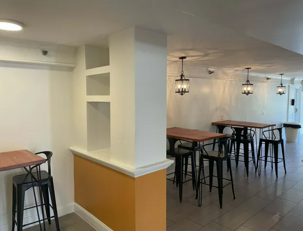 Casa Bella Inn & Suites hotel detail image 3