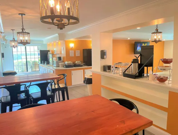 Casa Bella Inn & Suites hotel detail image 4