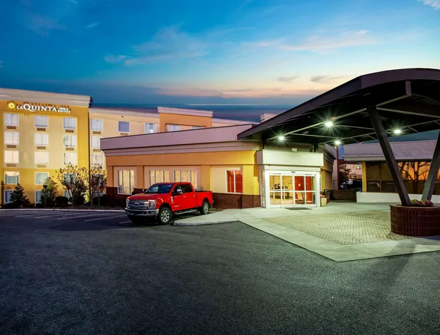 La Quinta Inn & Suites by Wyndham Lynchburg at Liberty Univ. hotel detail image 2