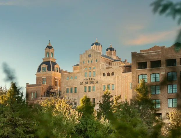 Hotel Emma at Pearl on the Riverwalk hotel detail image 1