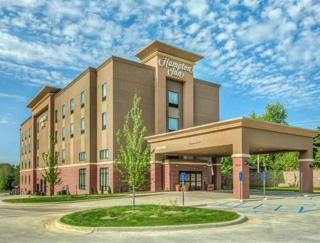 Hampton Inn Poplar Bluff hotel detail image 1