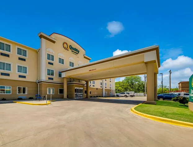 Quality Inn & Suites Ardmore hotel detail image 1