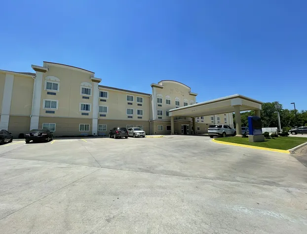 Quality Inn & Suites Ardmore hotel detail image 2