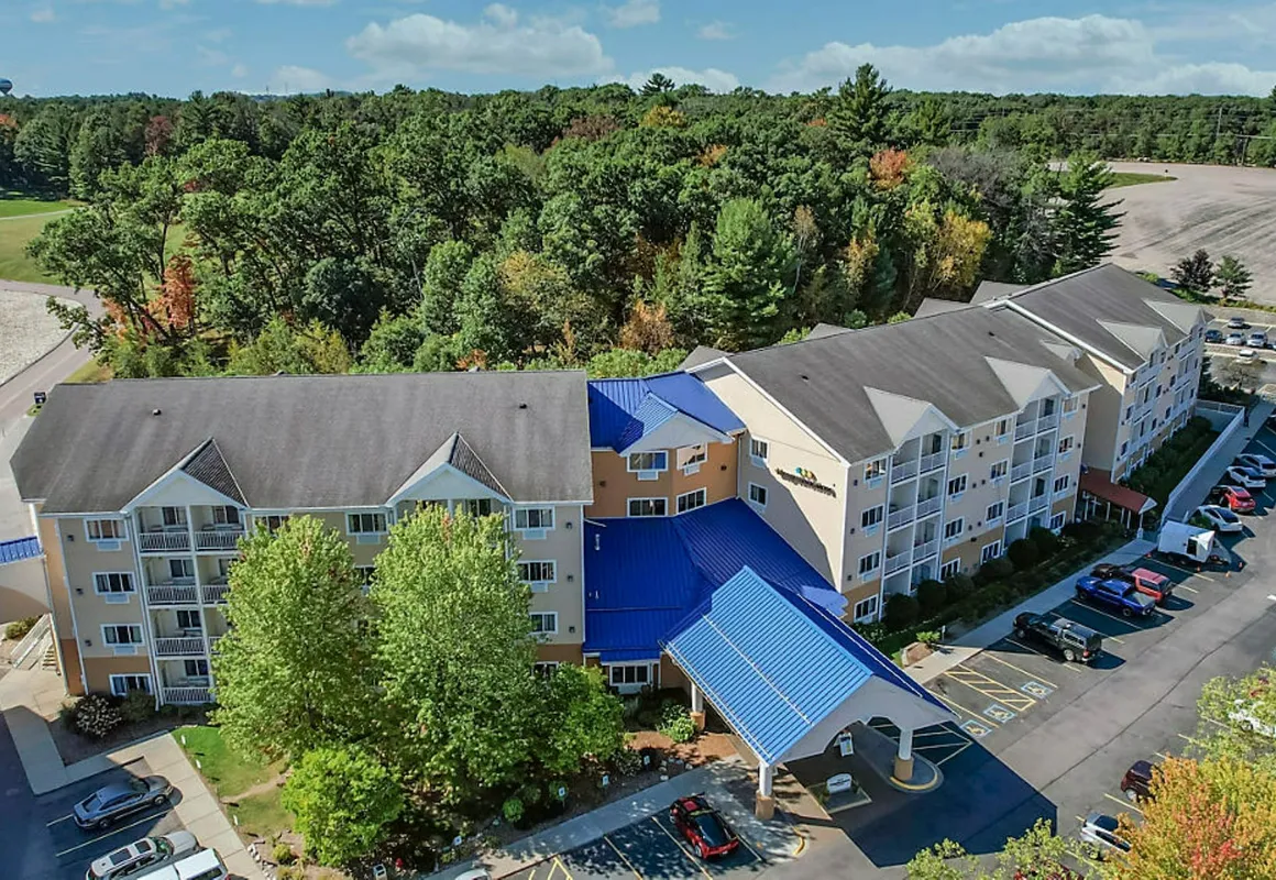 Bluegreen Vacations Odyssey Dells Resort hotel hero