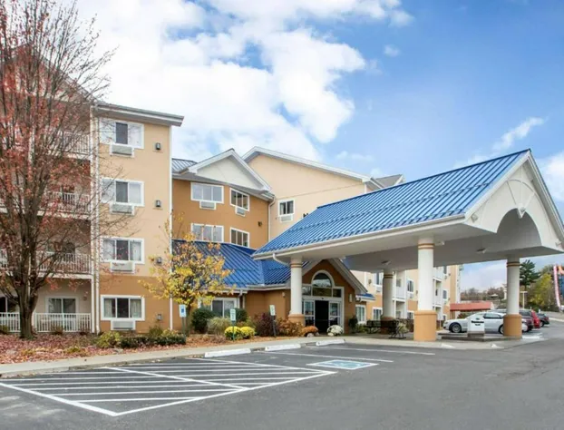 Bluegreen Vacations Odyssey Dells Resort hotel detail image 1