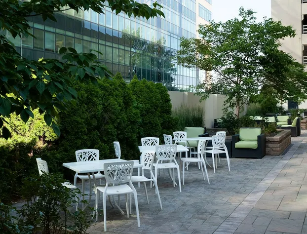 DoubleTree by Hilton Hotel Cleveland Downtown - Lakeside hotel detail image 2