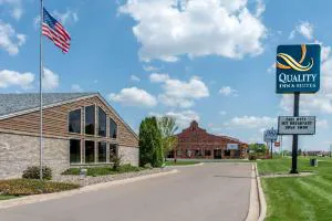 Quality Inn & Suites New Prague hotel hero