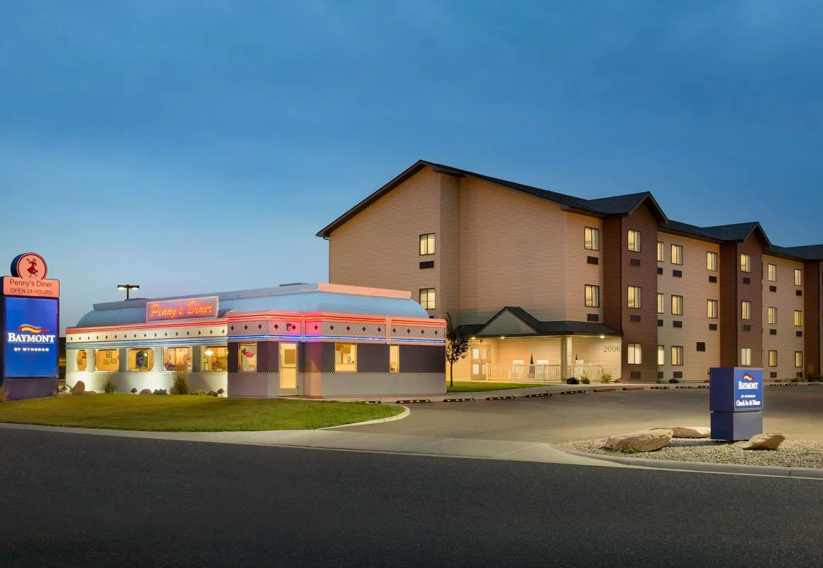 Baymont by Wyndham Glendive hotel hero