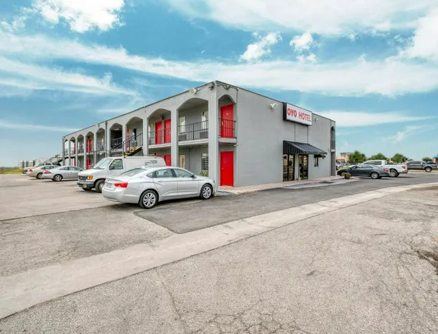 OYO Hotel San Antonio Lackland Air Force Base West hotel detail image 2