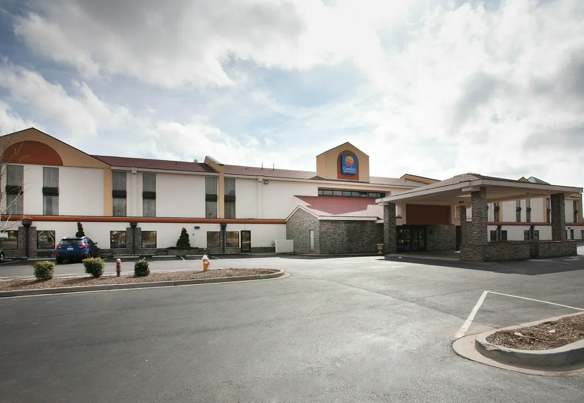 Comfort Inn & Suites Statesville - Mooresville hotel hero