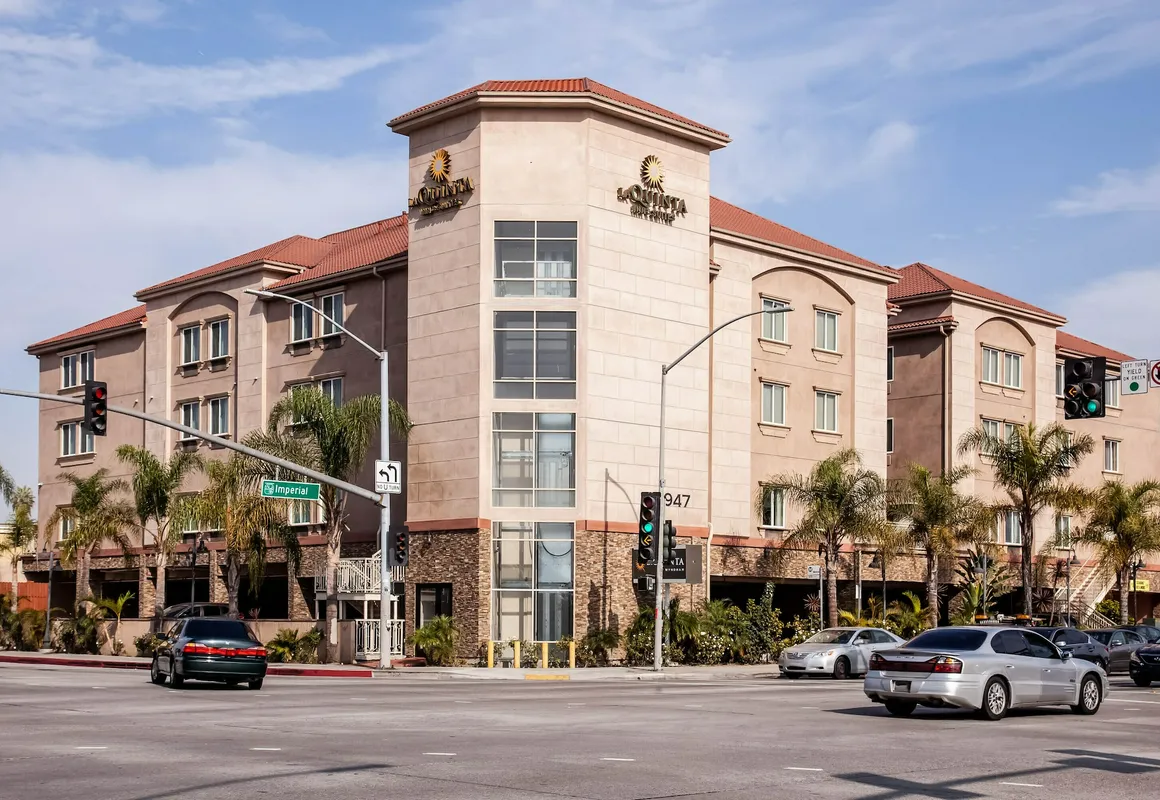 La Quinta Inn & Suites by Wyndham Inglewood hotel hero