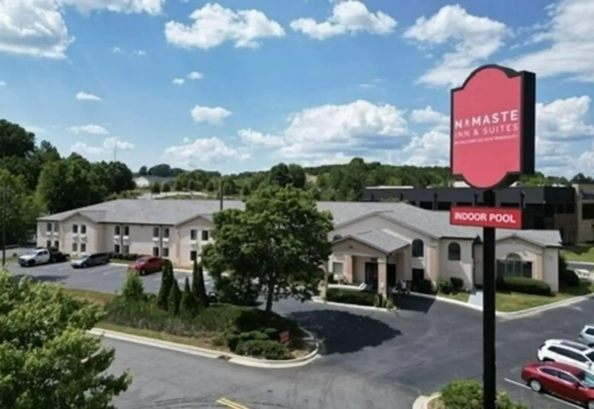 Super 8 by Wyndham Dawsonville hotel hero