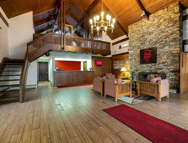 Red Roof Inn & Suites Hazleton hotel detail image 3