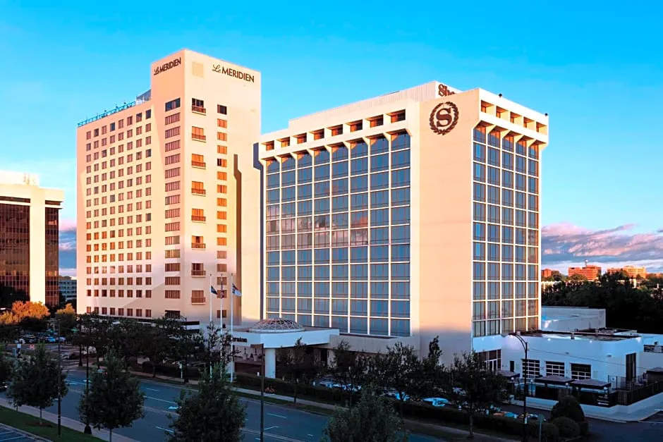 Le Meridien Charlotte hotel hero