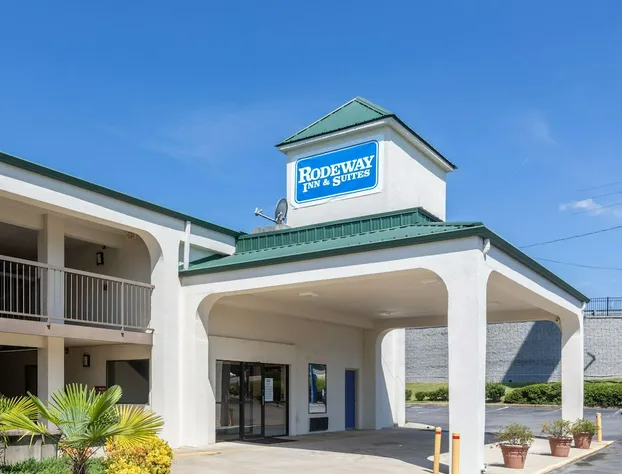 HomeTown Inn & Suites hotel detail image 2