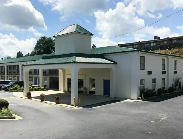 HomeTown Inn & Suites hotel detail image 1