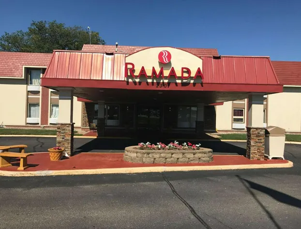 Ramada by Wyndham Albert Lea hotel detail image 1