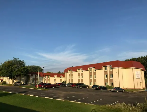 Ramada by Wyndham Albert Lea hotel detail image 3