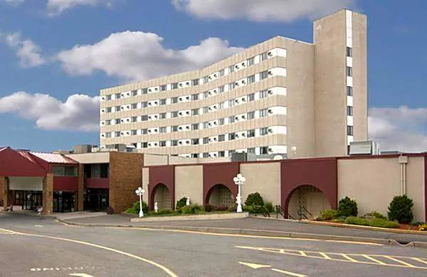 Hudson Valley Resort hotel hero