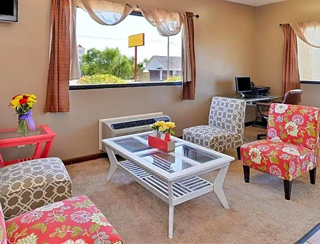 Days Inn & Suites by Wyndham Byram hotel detail image 2