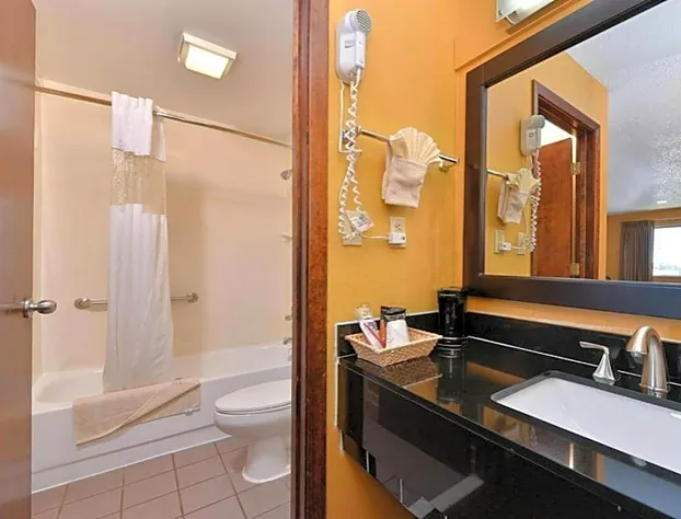 Days Inn & Suites by Wyndham Byram hotel detail image 3