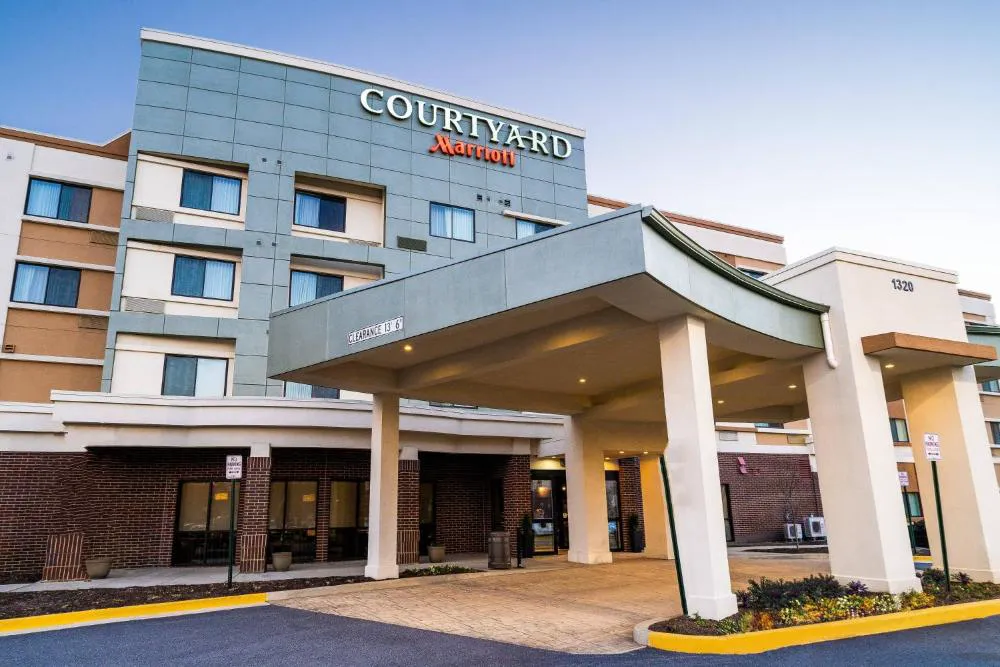 Courtyard Largo Medical Center Drive hotel hero