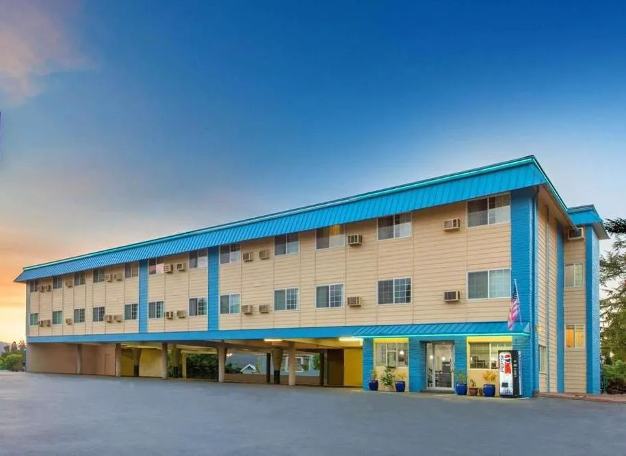 Umpqua Valley Hotel hotel hero