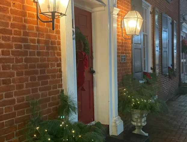 Inn at Lincoln Square hotel detail image 2