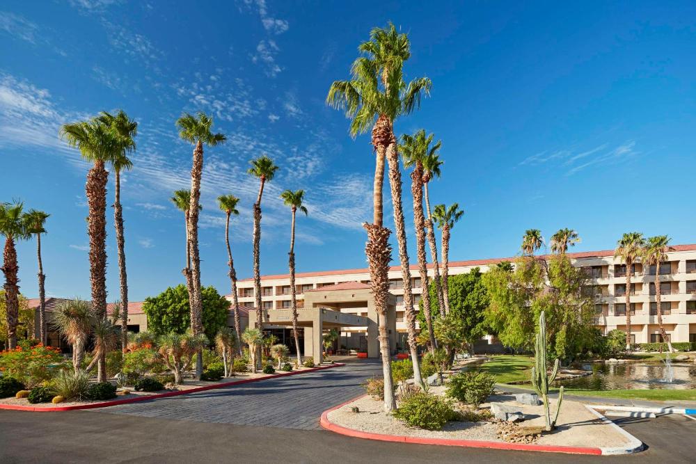 DoubleTree by Hilton Hotel Golf Resort Palm Springs hotel hero