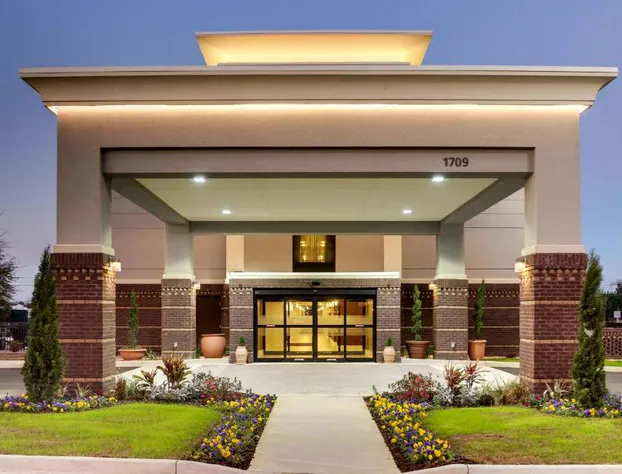 Hampton Inn & Suites Cordele hotel detail image 1