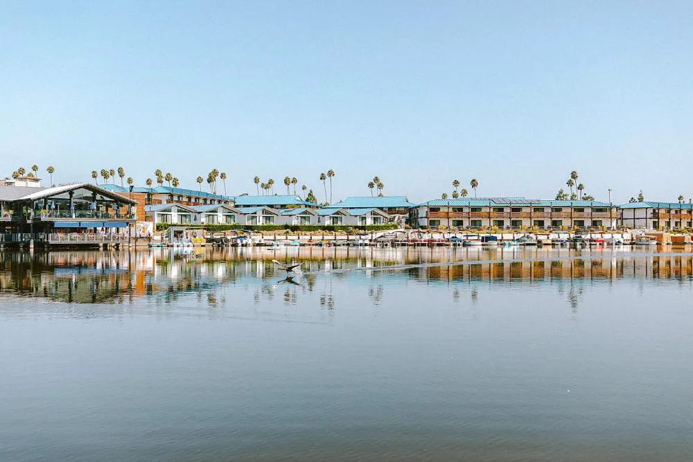 Lakehouse Resort hotel hero