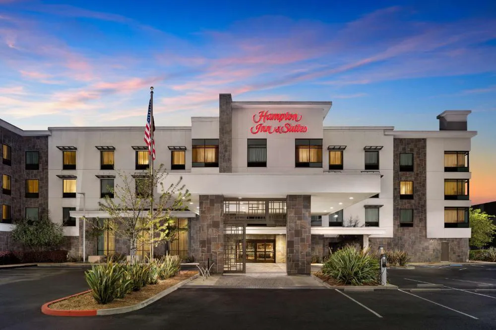 Hampton Inn & Suites Napa hotel hero