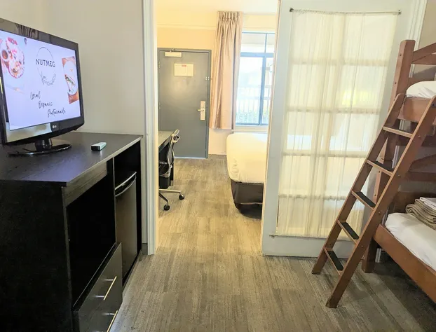 Ramada Suites by Wyndham San Diego/Hotel Circle Area hotel detail image 3