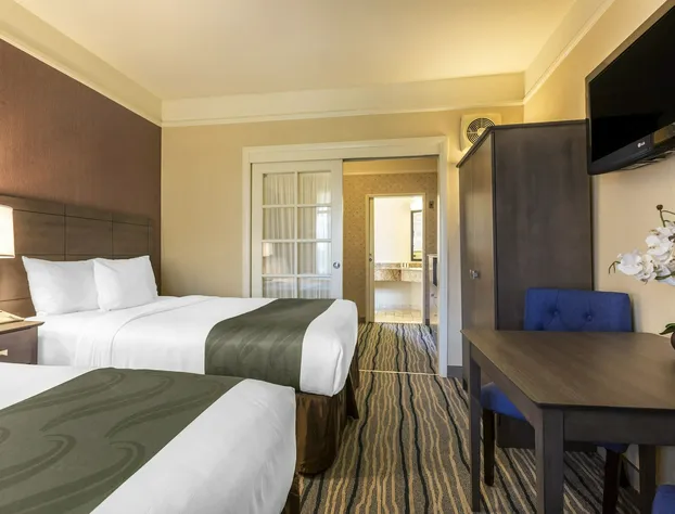 Ramada Suites by Wyndham San Diego/Hotel Circle Area hotel detail image 4