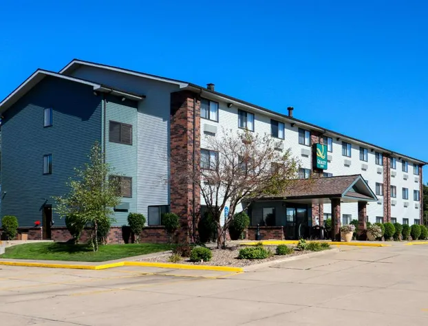 Quality Inn & Suites Bloomington I-55 and I-74 hotel detail image 4