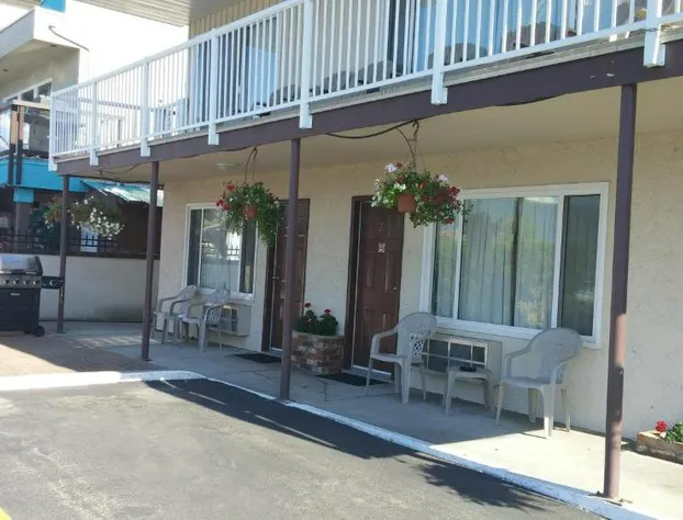 Shoreline Resort hotel detail image 3