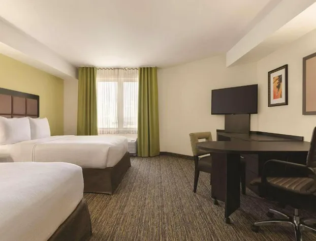 Park Inn by Radisson, Calgary Airport North, AB hotel detail image 2