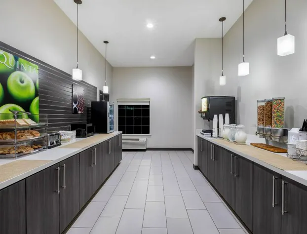 Comfort Inn & Suites hotel detail image 2