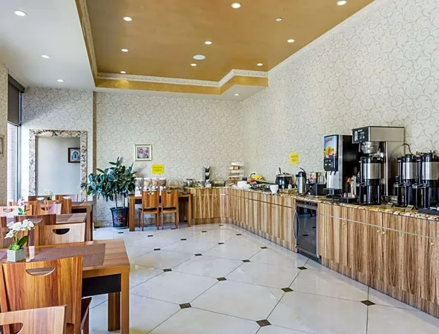 Ramada by Wyndham Flushing Queens hotel detail image 4