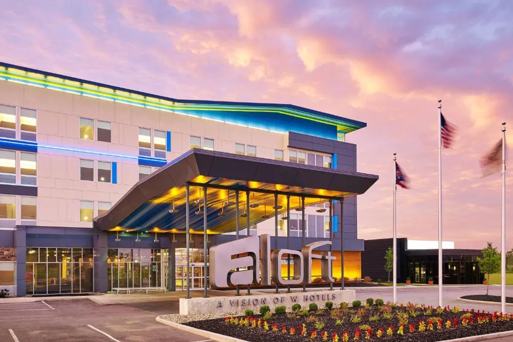 Aloft Beachwood hotel hero